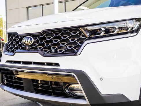 Used 2021 Kia Sorento SX Prestige image 2
