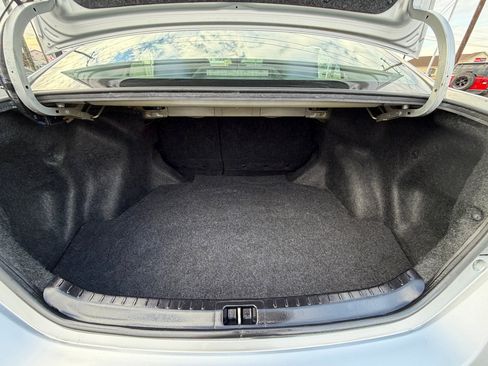 Used 2019 Toyota Corolla L image 21