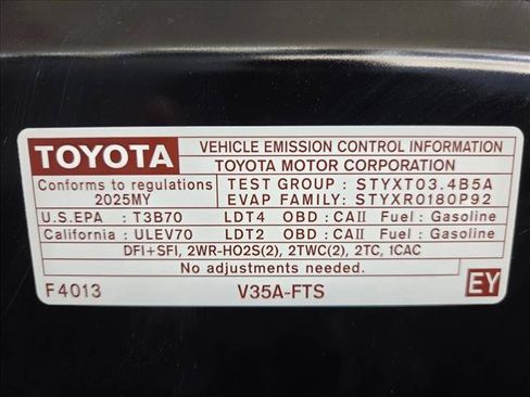 Used 2025 Toyota Tundra SR5 AWD/4WD image 21