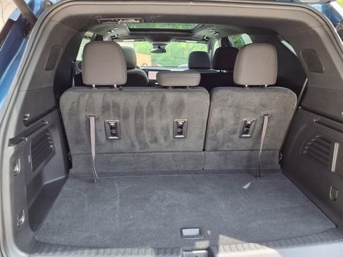 Used 2024 Chevrolet Traverse LT image 25