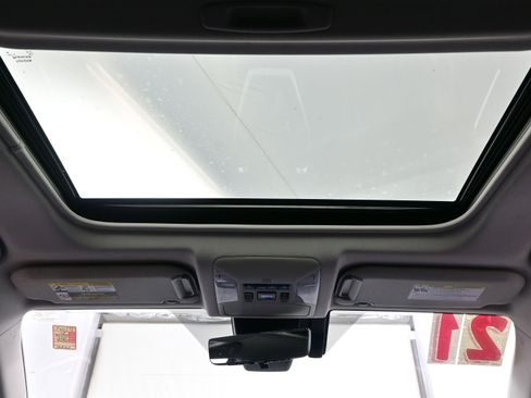 Used 2021 Toyota RAV4 Limited image 19