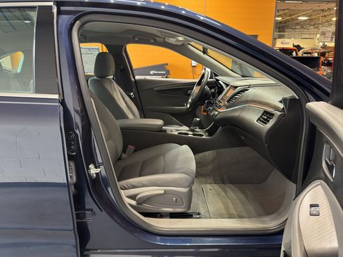 Used 2017 Chevrolet Impala LS FWD image 16