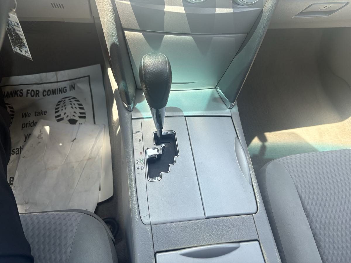 Used 2011 Toyota Camry LE FWD image 24