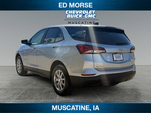 Certified 2022 Chevrolet Equinox LS w/ LS Convenience Package AWD/4WD image 3