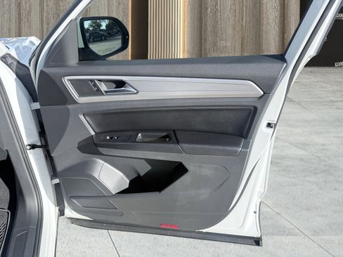 Used 2019 Volkswagen Atlas SE image 47