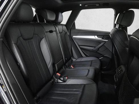 Used 2020 Audi Q5 Premium image 21