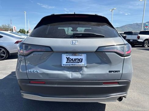 Used 2025 Honda HR-V Sport image 4