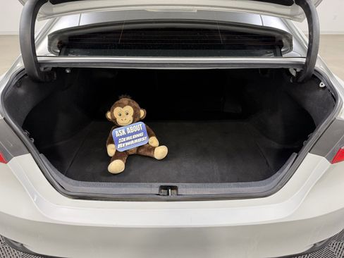 Used 2022 Toyota Camry LE image 9