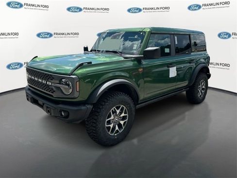 New 2025 Ford Bronco Badlands image 2