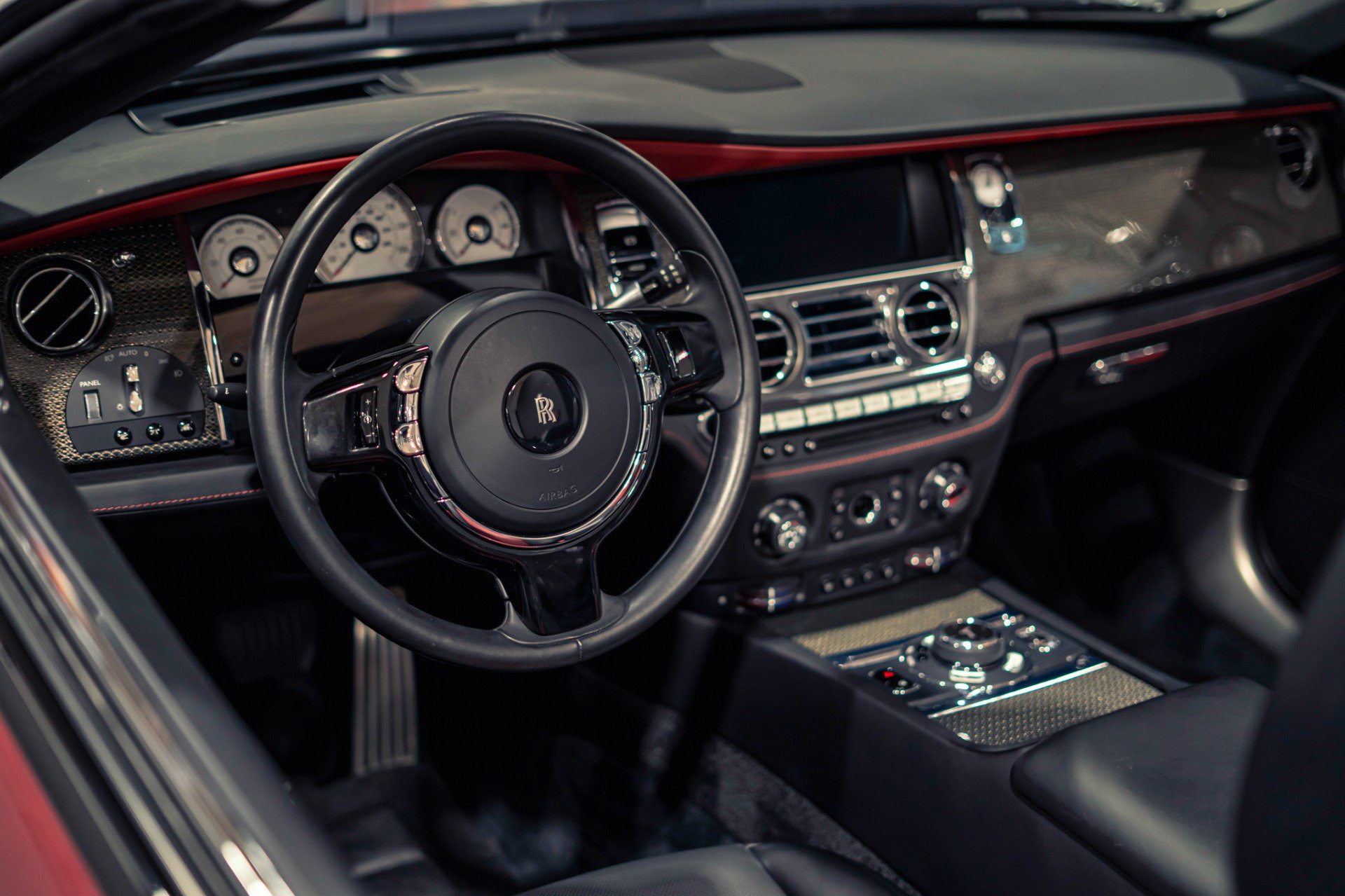 Used 2019 Rolls-Royce Dawn RWD image 14