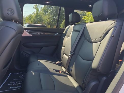 Used 2021 Cadillac XT6 Sport w/ LPO, ONYX Package AWD/4WD image 13