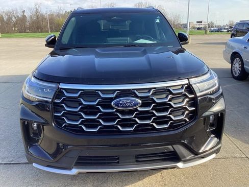 Used 2025 Ford Explorer Platinum w/ Ultimate Package image 2