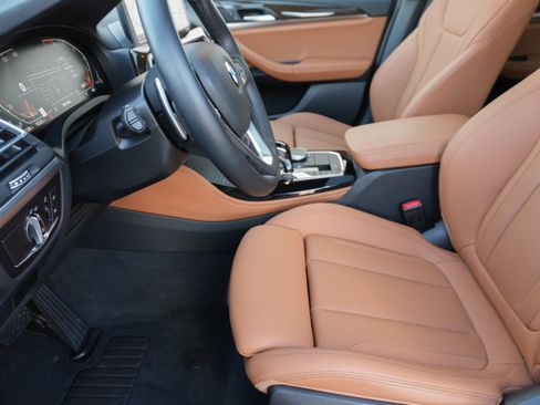 Certified 2025 BMW X4 xDrive30i image 11