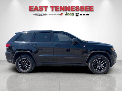 Used 2019 Jeep Grand Cherokee Trailhawk w/ Trailhawk Luxury Group image 2