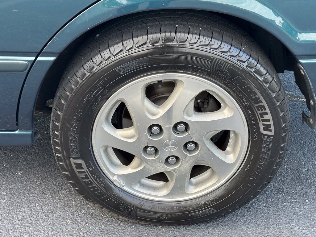 Used 1998 Toyota Camry LE FWD image 29