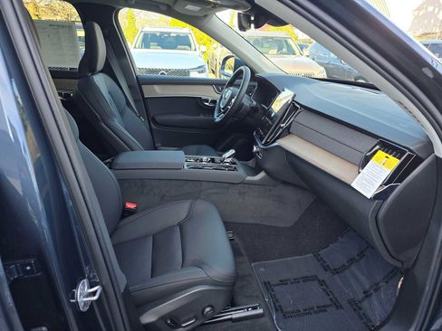 New 2026 Volvo XC90 B5 Core image 11