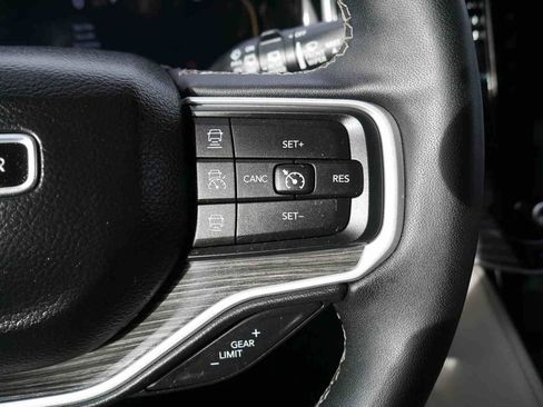 Used 2022 Jeep Wagoneer Series III w/ Flexible Seating Group image 45