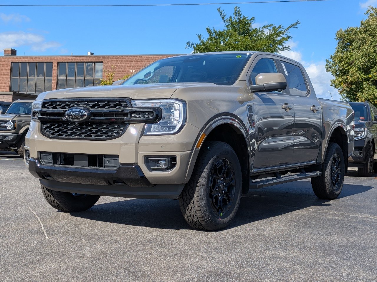 New 2026 Ford Ranger Lariat w/ Black Appearance Package AWD/4WD image 8