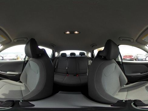 Used 2025 Kia K4 LXS image 42