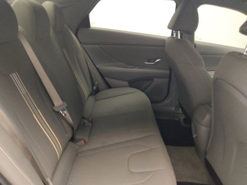 Used 2025 Hyundai Elantra Sport FWD image 19