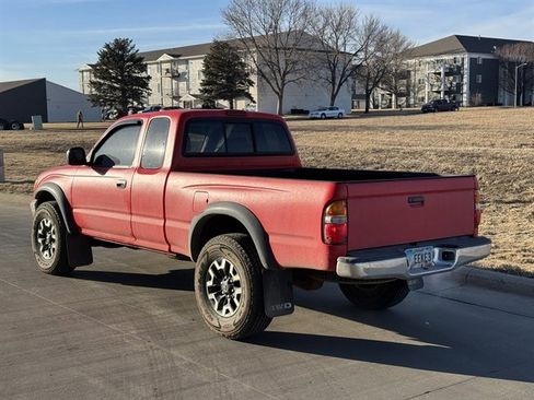 Used 2002 Toyota Tacoma 4x4 w/ SR5 Package image 4