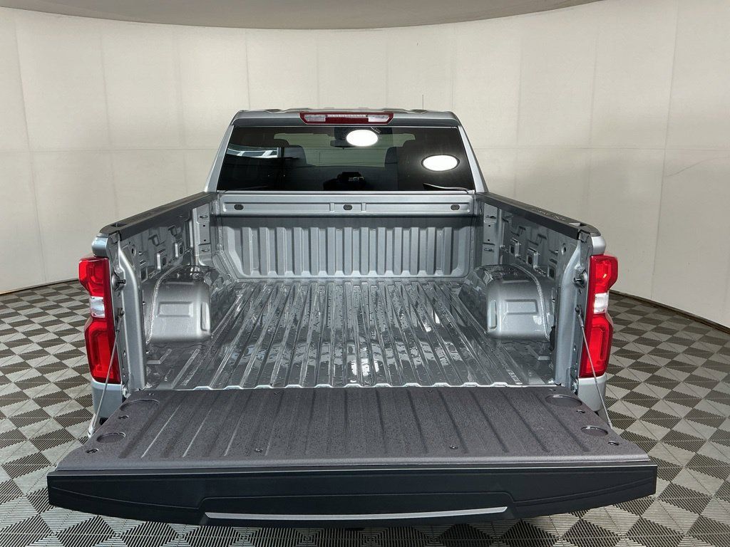 New 2026 Chevrolet Silverado 1500 RST AWD/4WD image 8