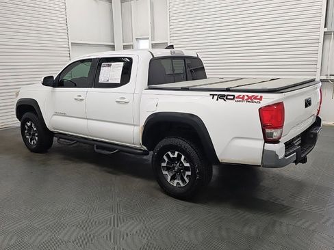 Used 2016 Toyota Tacoma TRD Off-Road w/ Towing Package AWD/4WD image 4