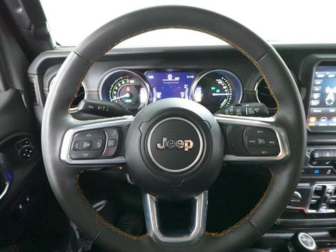 Used 2023 Jeep Wrangler Unlimited Sahara AWD/4WD image 13