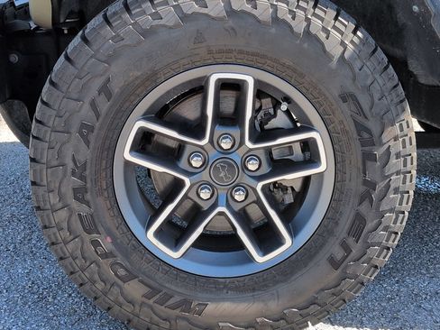 Used 2022 Jeep Gladiator Sport AWD/4WD image 11