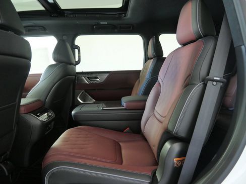 New 2026 INFINITI QX80 Autograph w/ Premium Cargo Package AWD/4WD image 15