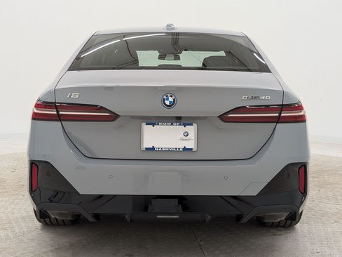 New 2026 BMW i5 eDrive40 w/ M Sport Package RWD image 10