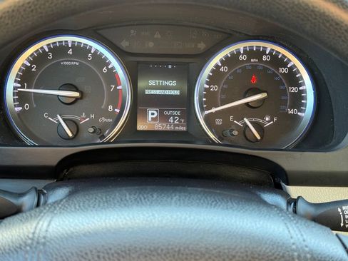 Used 2016 Toyota Highlander LE AWD/4WD image 30