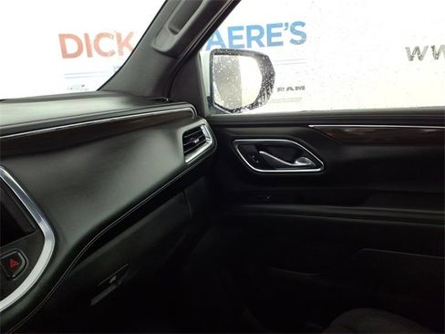 Used 2023 GMC Yukon XL SLE image 23