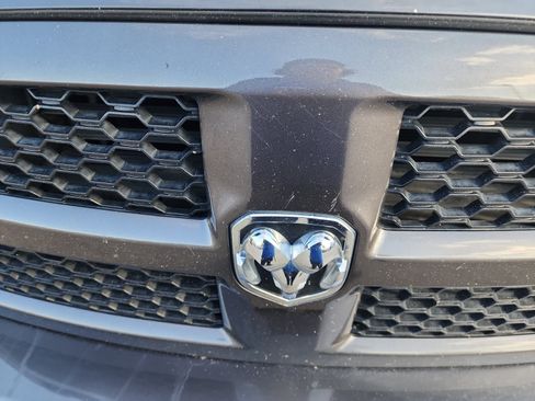 Used 2017 RAM 1500 Express w/ Express Value Package RWD image 31