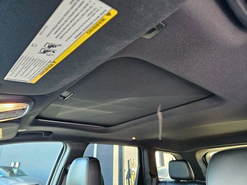 Used 2022 Jeep Grand Cherokee Limited image 16