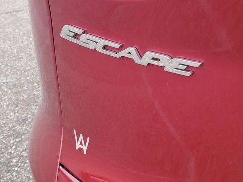 Used 2015 Ford Escape SE FWD image 6