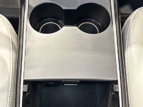 Used 2023 Tesla Model 3 Standard Range image 34