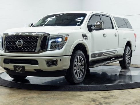 Used 2017 Nissan Titan Platinum Reserve image 6