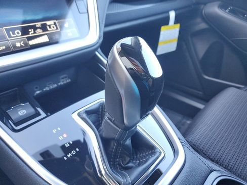 Used 2025 Subaru Outback Premium AWD/4WD image 10