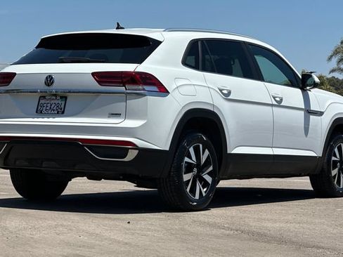 Used 2023 Volkswagen Atlas Cross Sport SE AWD/4WD image 4