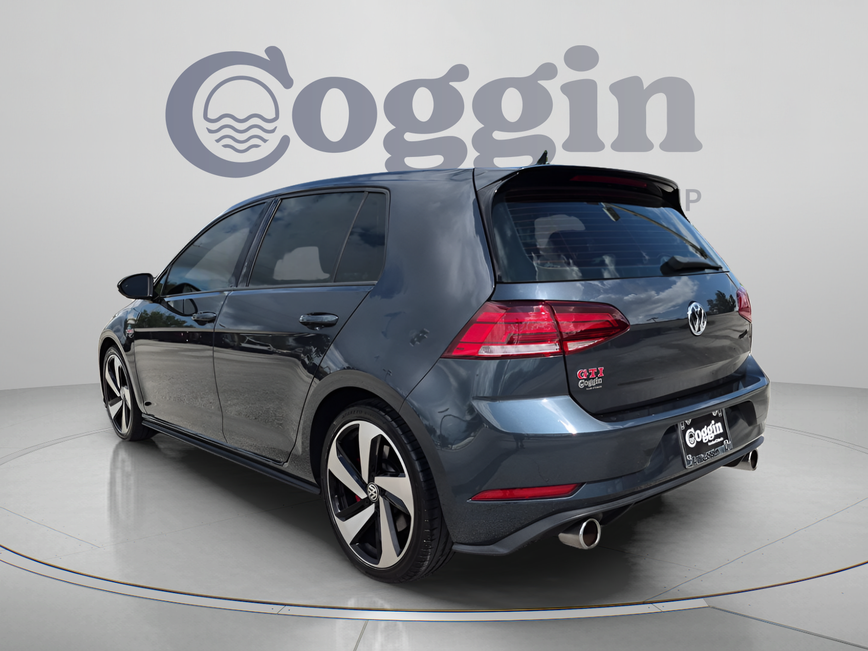 Used 2020 Volkswagen GTI SE FWD image 4