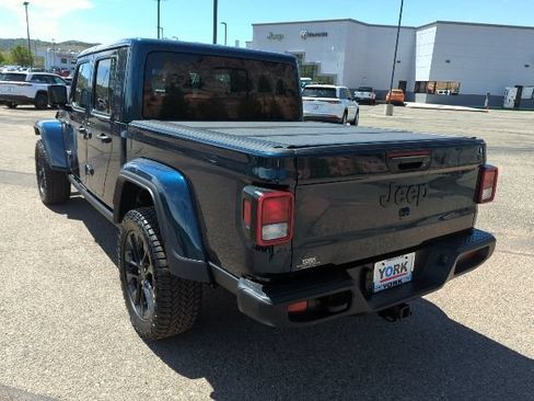 Certified 2025 Jeep Gladiator Sport AWD/4WD image 6