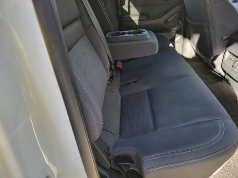 Used 2022 Nissan Frontier SV image 15