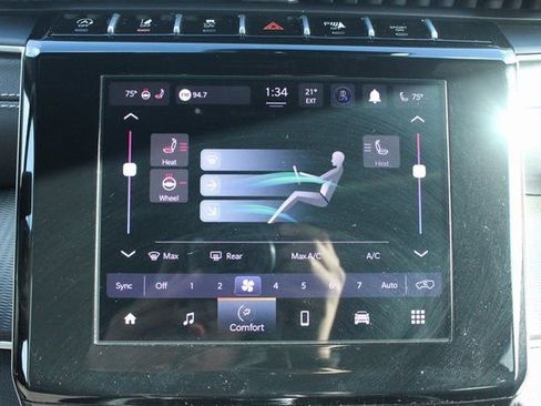 Used 2024 Jeep Grand Cherokee Laredo image 22