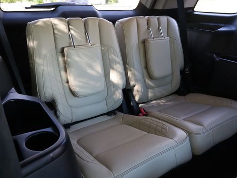Used 2016 Ford Explorer Platinum AWD/4WD image 22