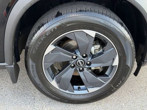Certified 2026 Nissan Rogue SV FWD image 18