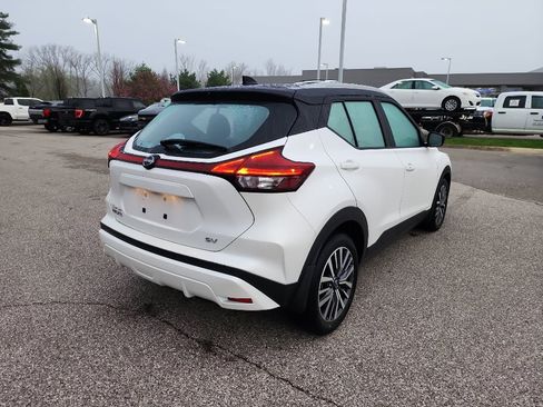 Used 2023 Nissan Kicks SV image 7
