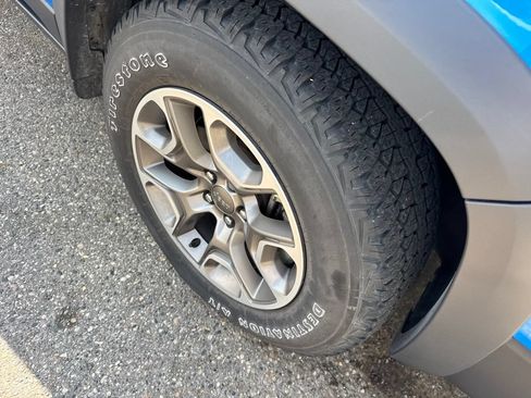 Used 2021 Jeep Cherokee Trailhawk AWD/4WD image 2