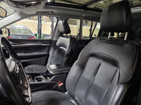 Used 2021 Jeep Grand Cherokee L Limited image 24