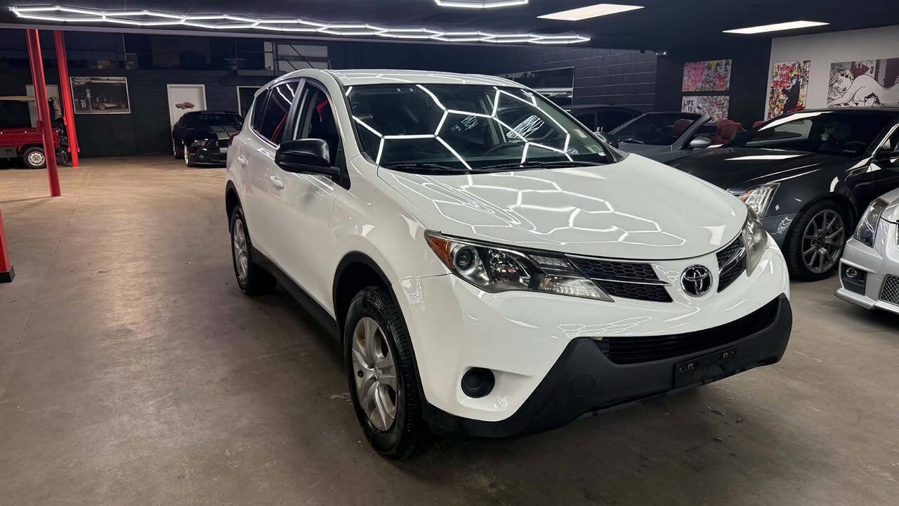 Used 2015 Toyota RAV4 LE FWD image 3
